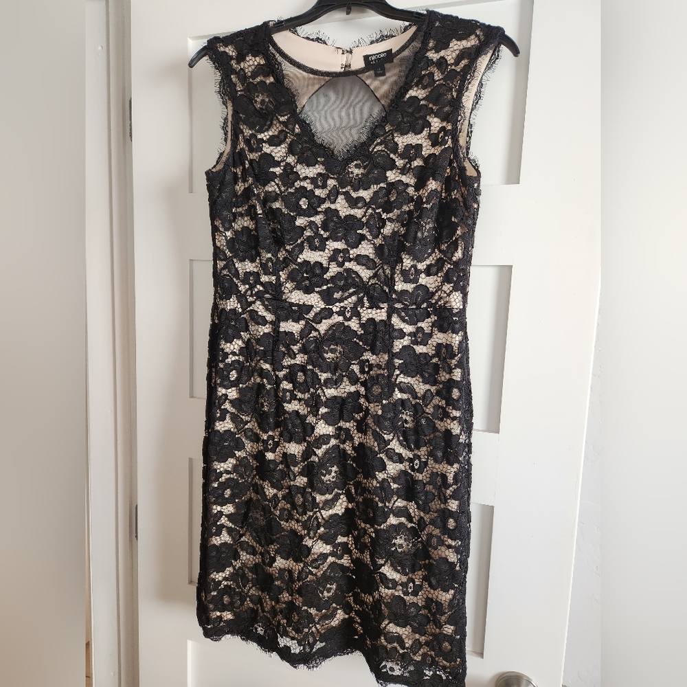 Black Lace Keywhole Back Dress